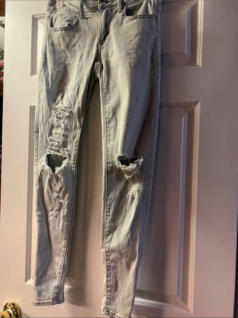 American Eagle Outfitters Women's Light Blue Ripped Skinny Jeans